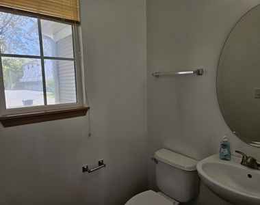 1473 Cambria Drive - Photo Thumbnail 5