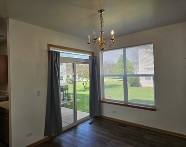 1473 Cambria Drive - Photo Thumbnail 3