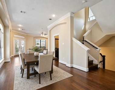 835 Garden Oaks Trace - Photo Thumbnail 5