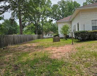142 Rowe Ln - Photo Thumbnail 13