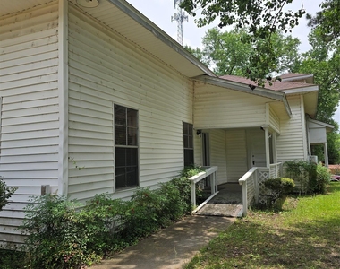 142 Rowe Ln - Photo Thumbnail 3