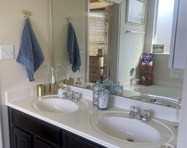 4480 Gran Canary Drive - Photo Thumbnail 9