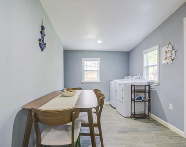 541 Circle Drive - Photo Thumbnail 12