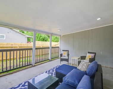 541 Circle Drive - Photo Thumbnail 5
