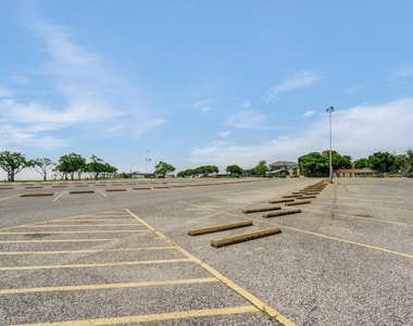 541 Circle Drive - Photo Thumbnail 36