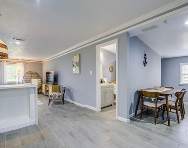 541 Circle Drive - Photo Thumbnail 11