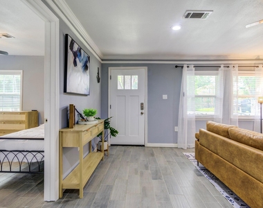 541 Circle Drive - Photo Thumbnail 26
