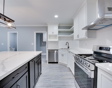 10622 Rustling Oaks Drive - Photo Thumbnail 3