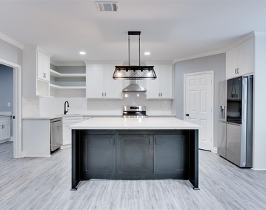 10622 Rustling Oaks Drive - Photo Thumbnail 4
