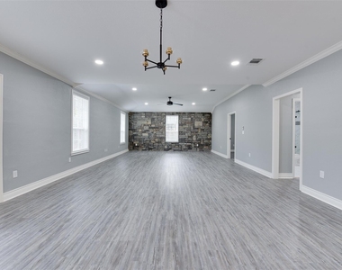 10622 Rustling Oaks Drive - Photo Thumbnail 7