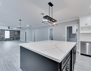 10622 Rustling Oaks Drive - Photo Thumbnail 6