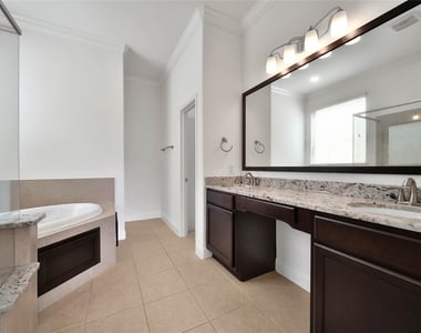 27 Waterfall Way - Photo Thumbnail 12