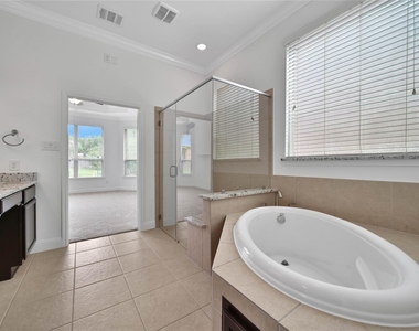 27 Waterfall Way - Photo Thumbnail 14