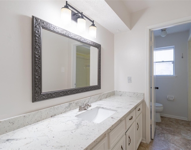 12910 Shady Knoll Lane - Photo Thumbnail 10