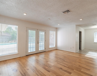 12910 Shady Knoll Lane - Photo Thumbnail 3