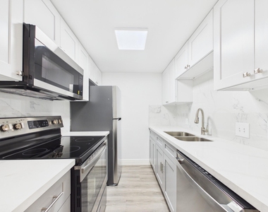 7510 Hornwood Drive - Photo Thumbnail 4