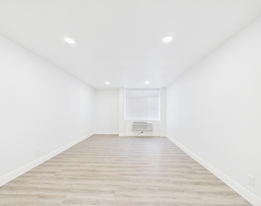 7510 Hornwood Drive - Photo Thumbnail 14