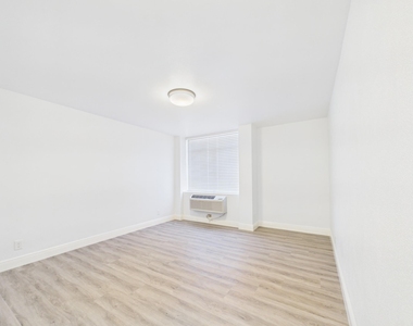 7510 Hornwood Drive - Photo Thumbnail 7