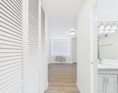 7510 Hornwood Drive - Photo Thumbnail 15