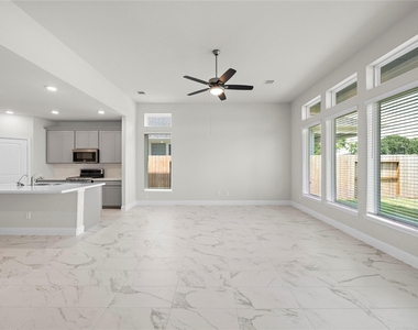 1718 Forest Mist Drive - Photo Thumbnail 9