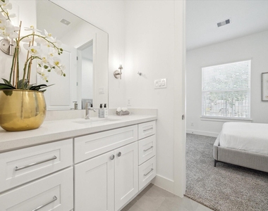 845 Elkhart Street - Photo Thumbnail 19