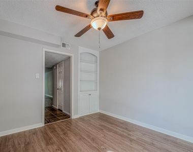 432 N Post Oak Lane - Photo Thumbnail 12