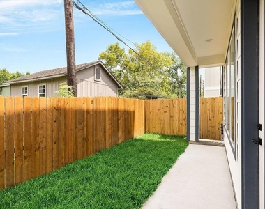6712 Parker Oaks Lane - Photo Thumbnail 31