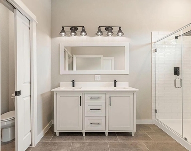 6712 Parker Oaks Lane - Photo Thumbnail 9