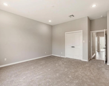 6712 Parker Oaks Lane - Photo Thumbnail 33