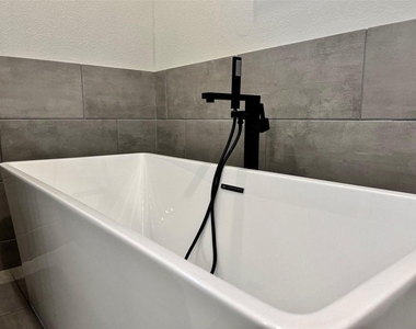 6712 Parker Oaks Lane - Photo Thumbnail 39