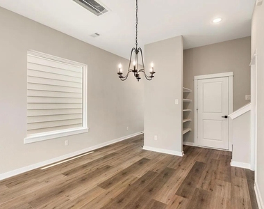 6712 Parker Oaks Lane - Photo Thumbnail 27