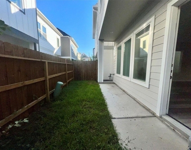 6712 Parker Oaks Lane - Photo Thumbnail 7