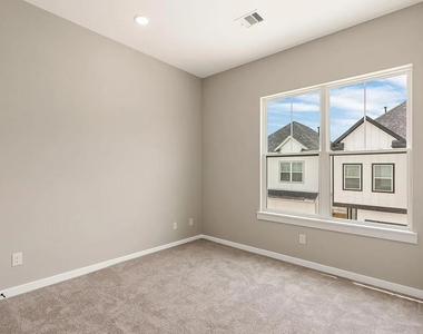 6712 Parker Oaks Lane - Photo Thumbnail 35