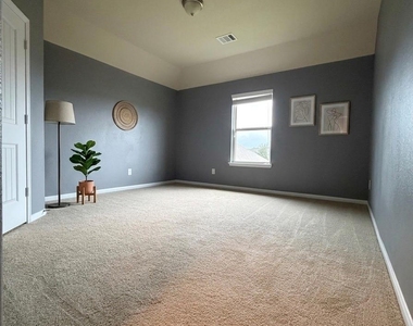 17518 Cypress Hilltop Way - Photo Thumbnail 16