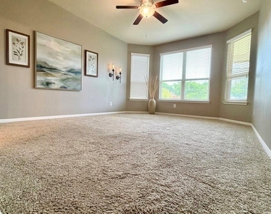 17518 Cypress Hilltop Way - Photo Thumbnail 9