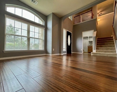 17518 Cypress Hilltop Way - Photo Thumbnail 3