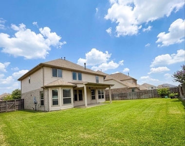 17518 Cypress Hilltop Way - Photo Thumbnail 21