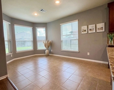 17518 Cypress Hilltop Way - Photo Thumbnail 8