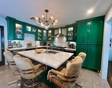1806 W Clay Street - Photo Thumbnail 2