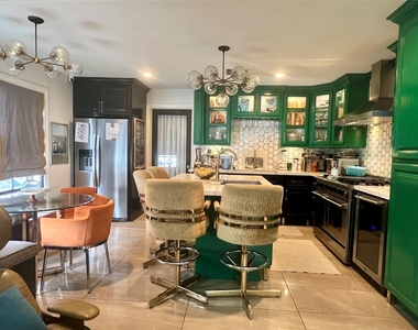 1806 W Clay Street - Photo Thumbnail 3