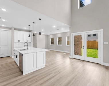 2615 Liguria Ln - Photo Thumbnail 6