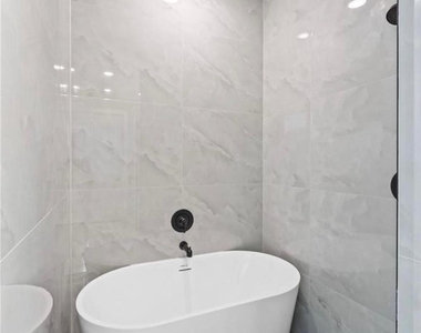 2615 Liguria Ln - Photo Thumbnail 15