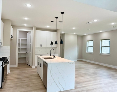 2615 Liguria Ln - Photo Thumbnail 4