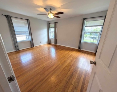 5306 Briarbend Drive - Photo Thumbnail 15