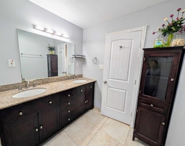 5306 Briarbend Drive - Photo Thumbnail 13