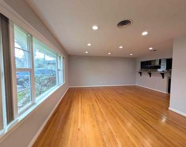 5306 Briarbend Drive - Photo Thumbnail 5