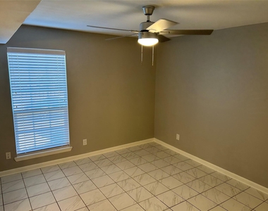 1880 White Oak Drive - Photo Thumbnail 8