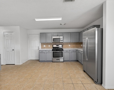 20506 Fairworth Place Lane - Photo Thumbnail 10