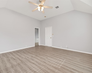 3135 Silver Cedar Trail - Photo Thumbnail 30