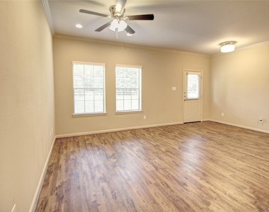 26148 Avenue E - Photo Thumbnail 2